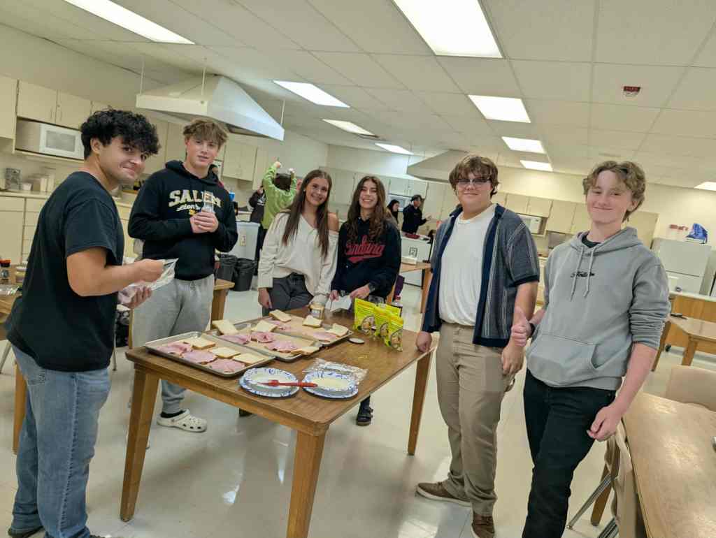 French and Spanish Club Food&nbsp;Night!