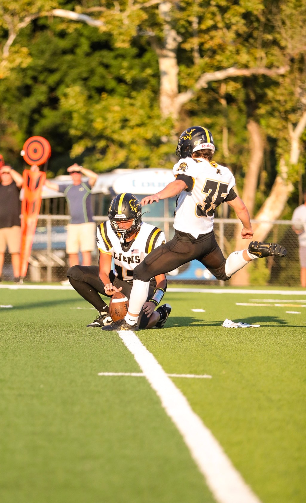 Laces out!